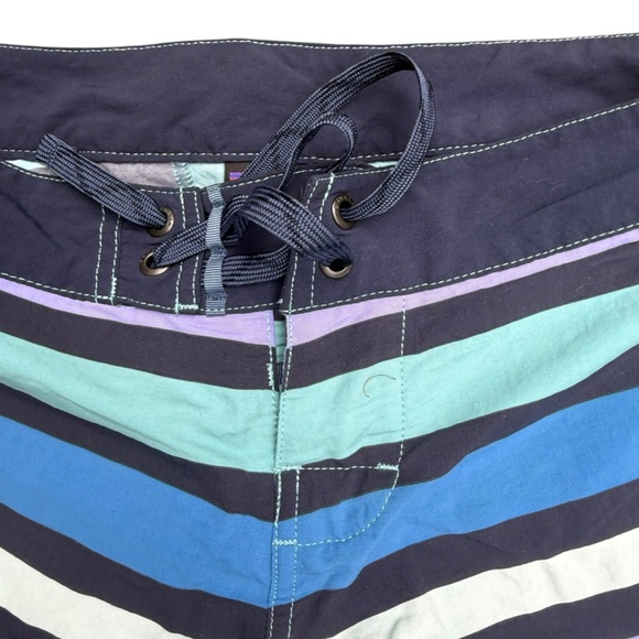 Patagonia Women’s Size 6 Striped Board Shorts Blue Purple Surf Swim Beach - Picture 4 of 11